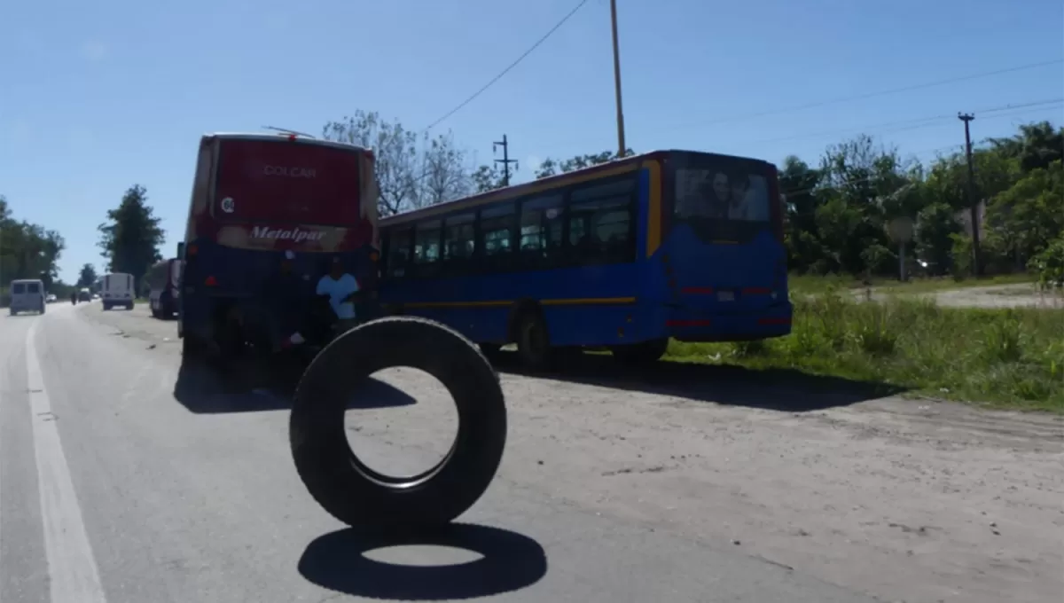 RECLAMOS. Los transportistas llevaron sus protestas a la ruta 38.