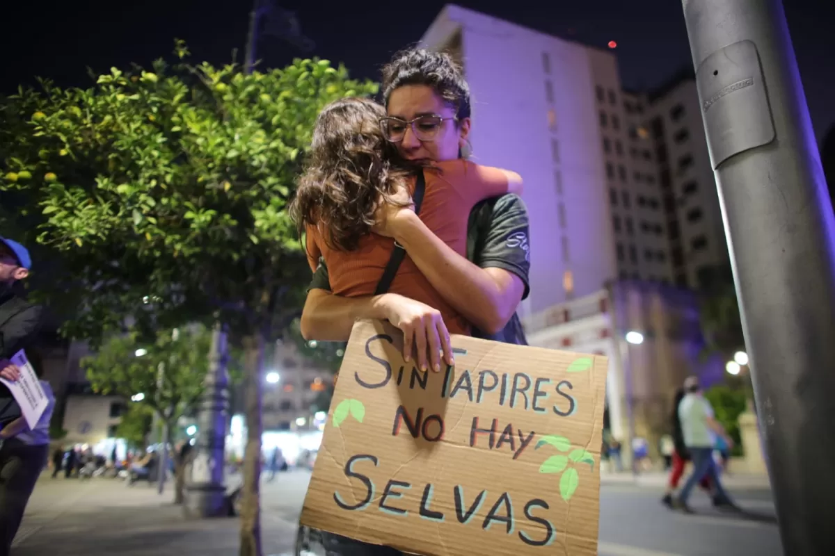 JUSTICIA POR SUYANA. Laura Garcia, integrante del Proyecto Tapir, rompió en llanto durante la marcha.