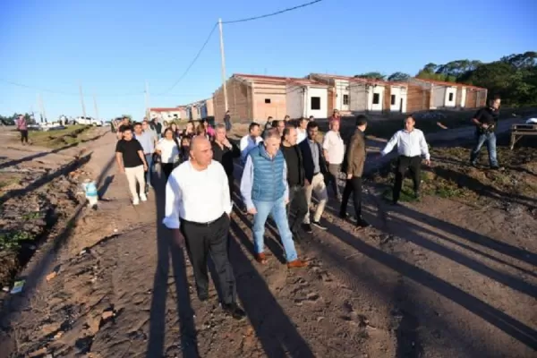 Burruyacú: Manzur y Jaldo supervisaron la obra de 80 viviendas