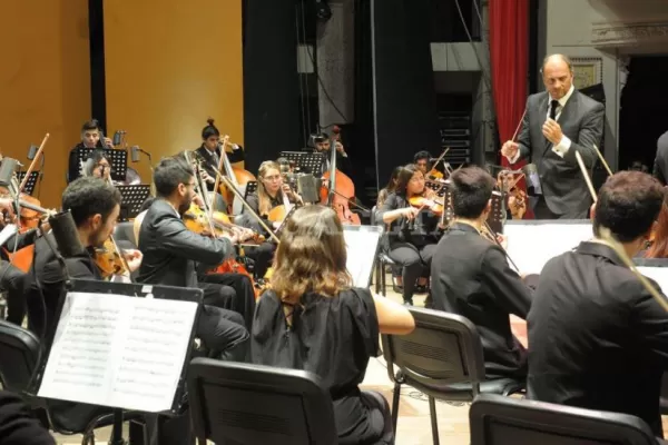Una orquesta que parece dos, y con dos directores