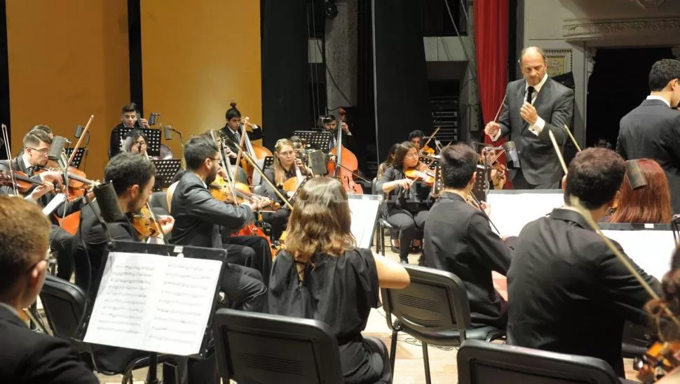 TITULAR. En este particular concierto de apertura Gustavo Guersman dirige Mozart y recibe a una directora invitada. 