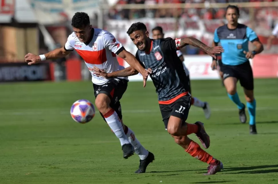 INCANSABLE. Dening obligó siempre a la defensa de Morón; sólo le faltó el gol. 