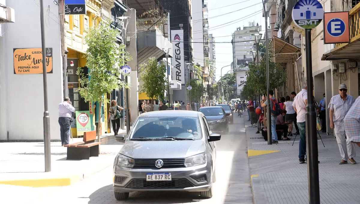 CÁLIDO. Se espera que la temperatura aumente hasta pasado el mediodía y luego el cielo se cubrirá de nubes por la tarde.