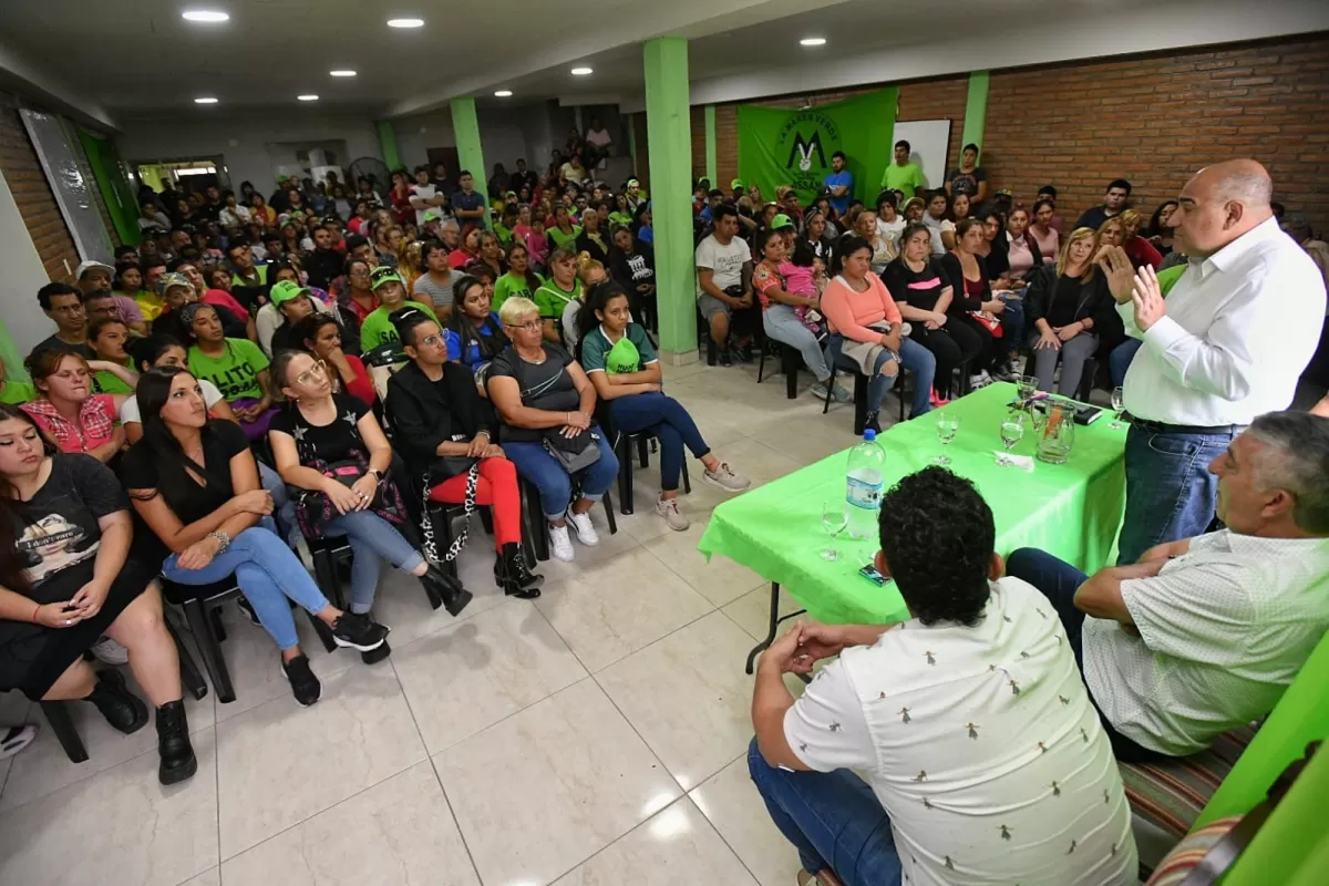 Juan Manzur está muy interesado en lo que pasa en todos los barrios de la capital