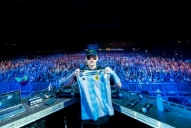 El increíble primer show de Bizarrap en Argentina: la emoción del artista en pleno concierto y el llamativo homenaje a Messi