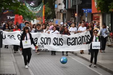 Día de la Tierra: “Basta de fomentar el calentamiento”, pidieron a gobiernos y empresas los jóvenes tucumanos