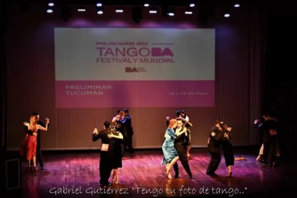 El tango del abrazo y el de la acrobacia