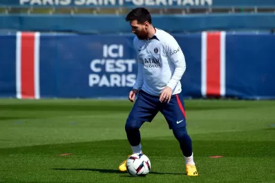 Lionel Messi llegó a Barcelona con 15 valijas y el Camp Nou volvió a pedir por su regreso