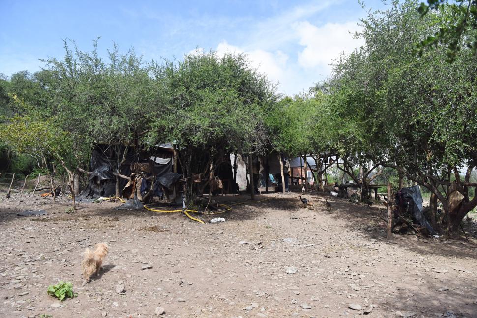 PRECARIEDAD. Una vivienda donde habitan los pobladores de la zona. 