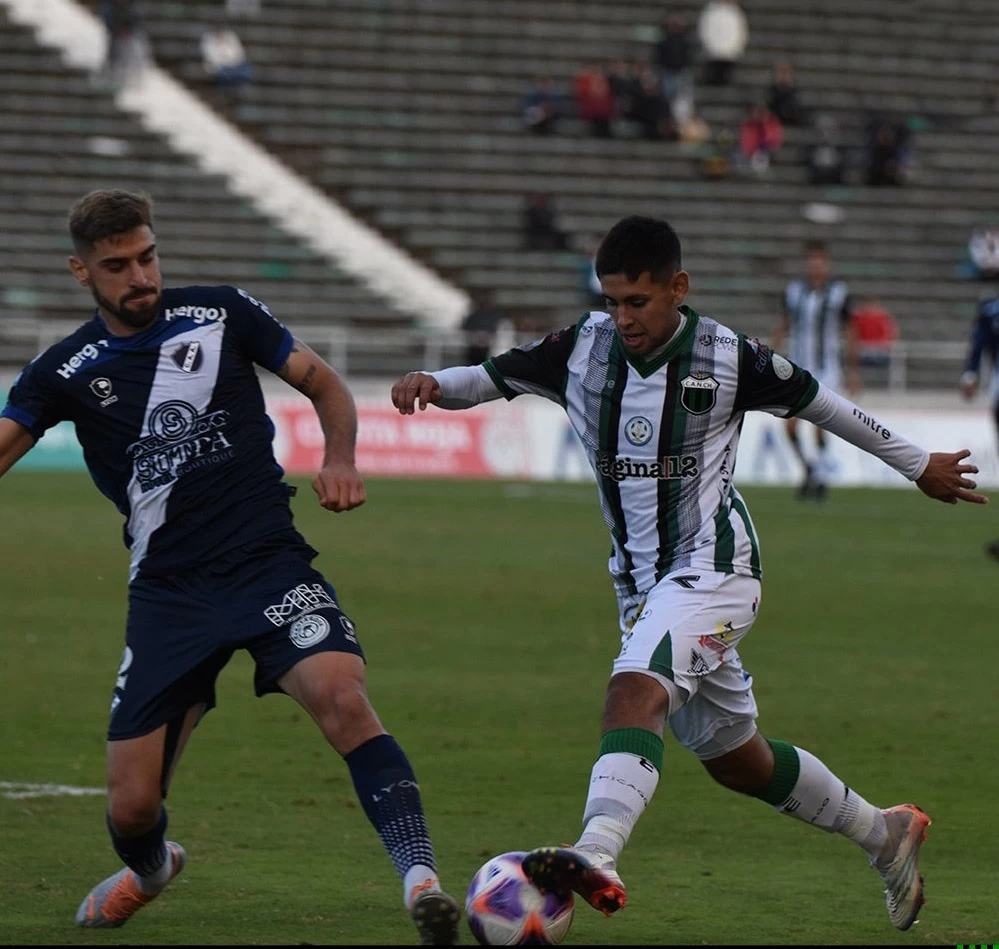 SU MEJOR PERFORMANCE. De los últimos nueve puntos, Alvarado sumó seis. Viene de vencer a Nueva Chicago. twitter@argentina 