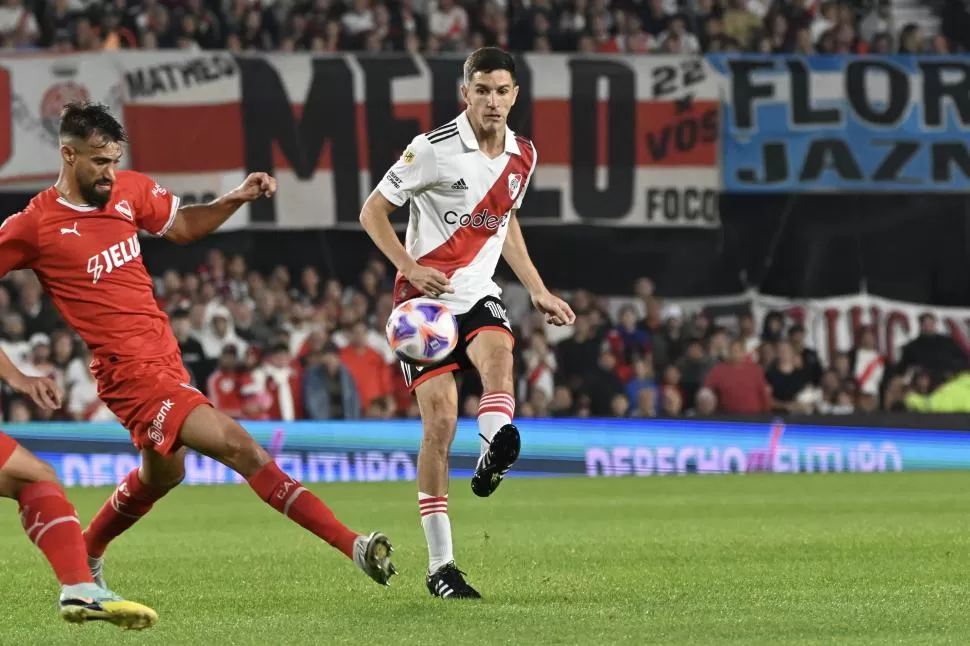 EL DUEÑO DE LA PELOTA. “Nacho” Fernández volvió a mostrar un buen nivel. 