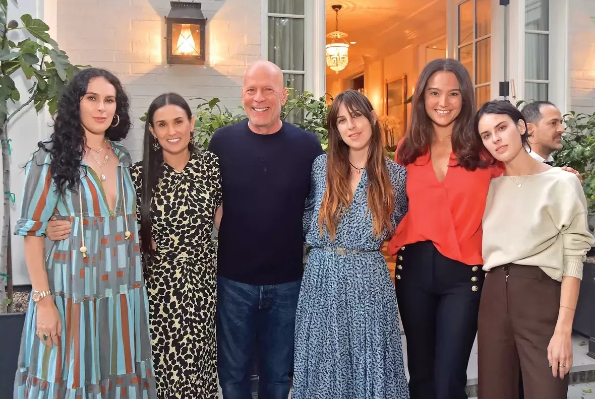 Bruce Willis junto a su familia