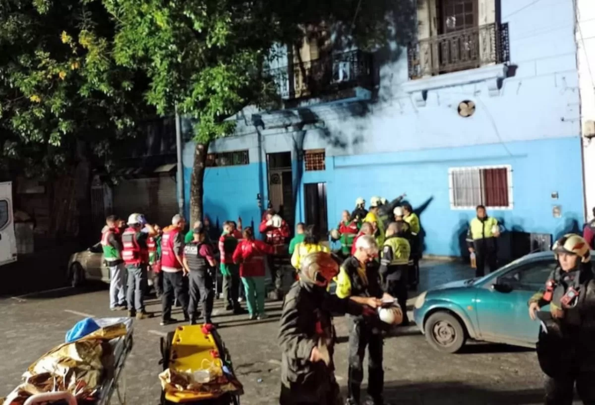 Los rescatistas acudieron al lugar de la tragedia.