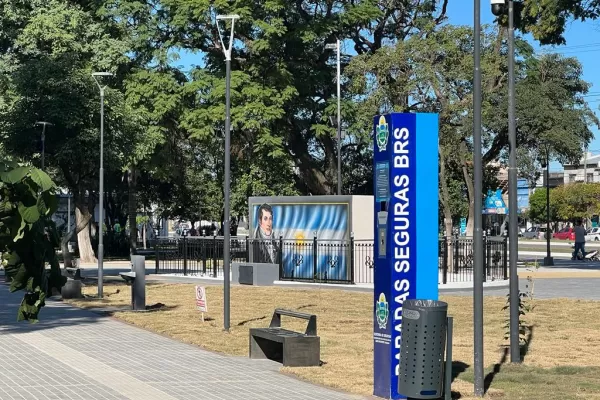 Instalan un “tótem” de seguridad en la plaza principal de Banda del Río Salí