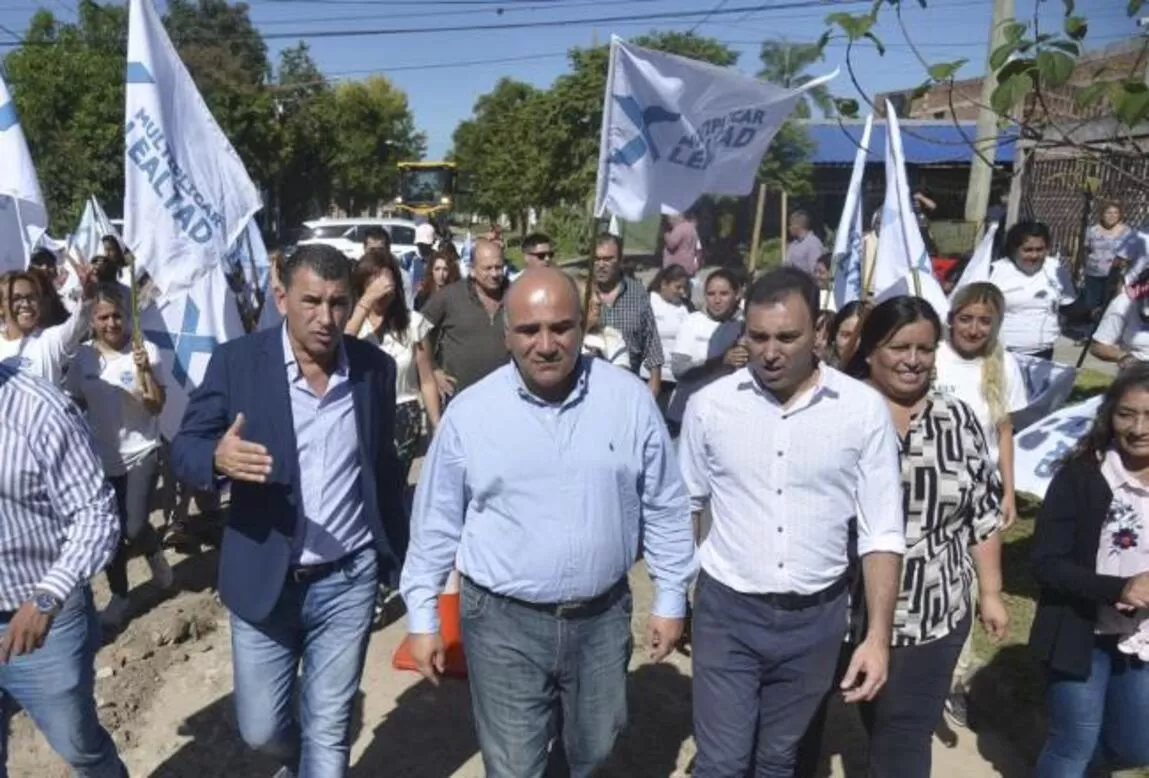 Manzur supervisó obras en el barrio Los Platanos