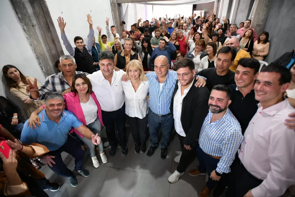 MANZUR. Reunión con dirigentes del Partido de los Trabajadores y la candidata a intendenta de San Miguel de Tucumán. 