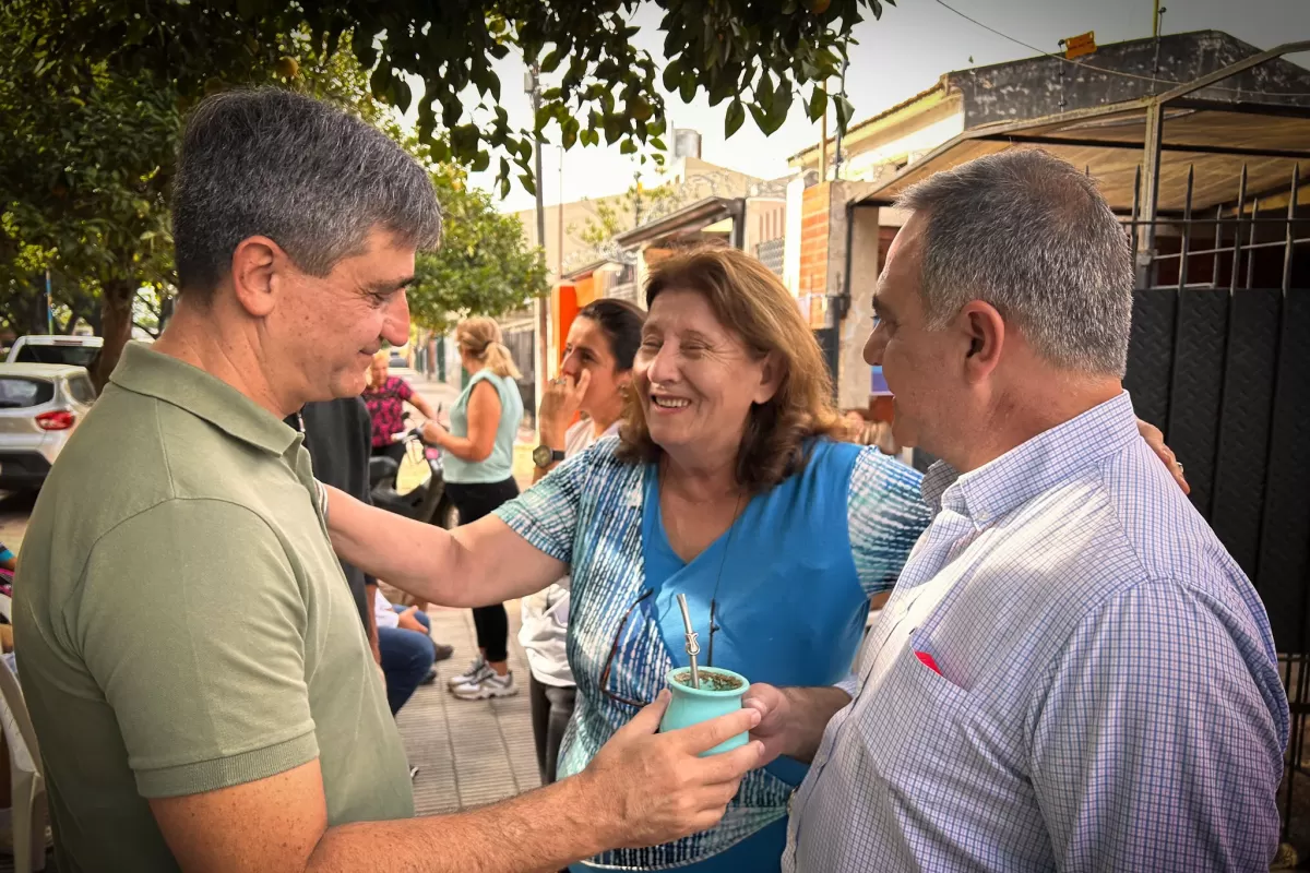 PABLO YEDLIN recorriendo los barrios. 