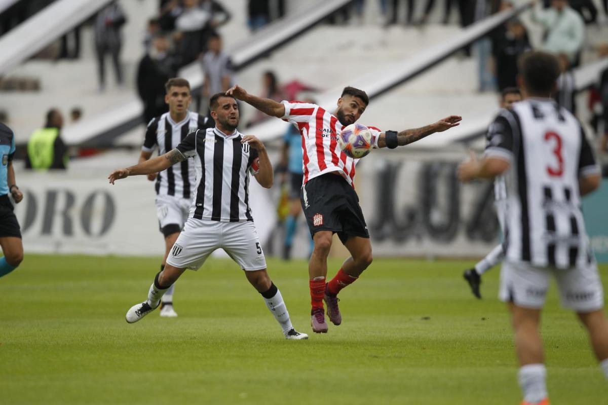 Juaga del partido de hoy por la Primera Nacional. FOTO MARCELO RUIZ / ESPECIAL PARA LA GACETA