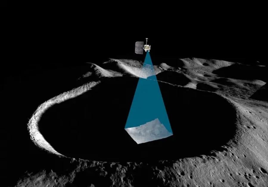 Las inéditas imágenes de la NASA del polo más oscuro de la Luna