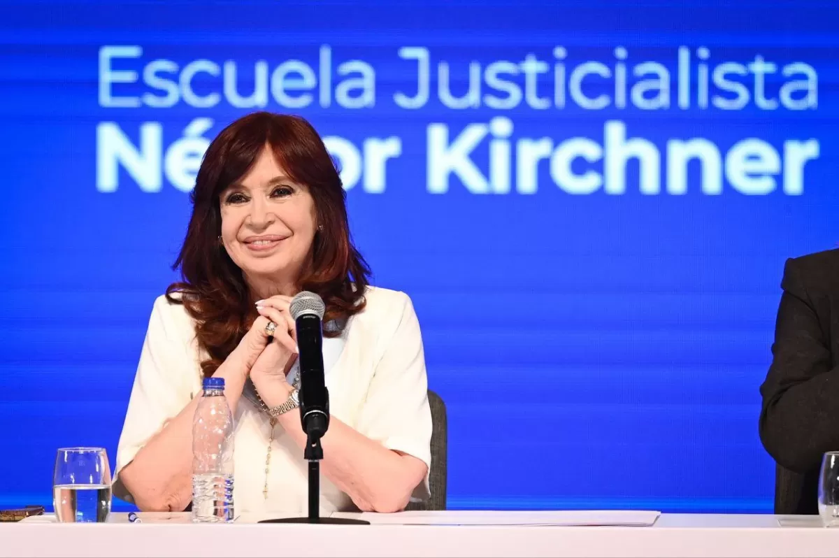 TWITTER.COM/CFKARGENTINA