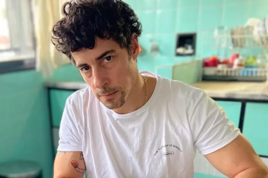 Esteban Lamothe recordó los años que trabajó como mozo.