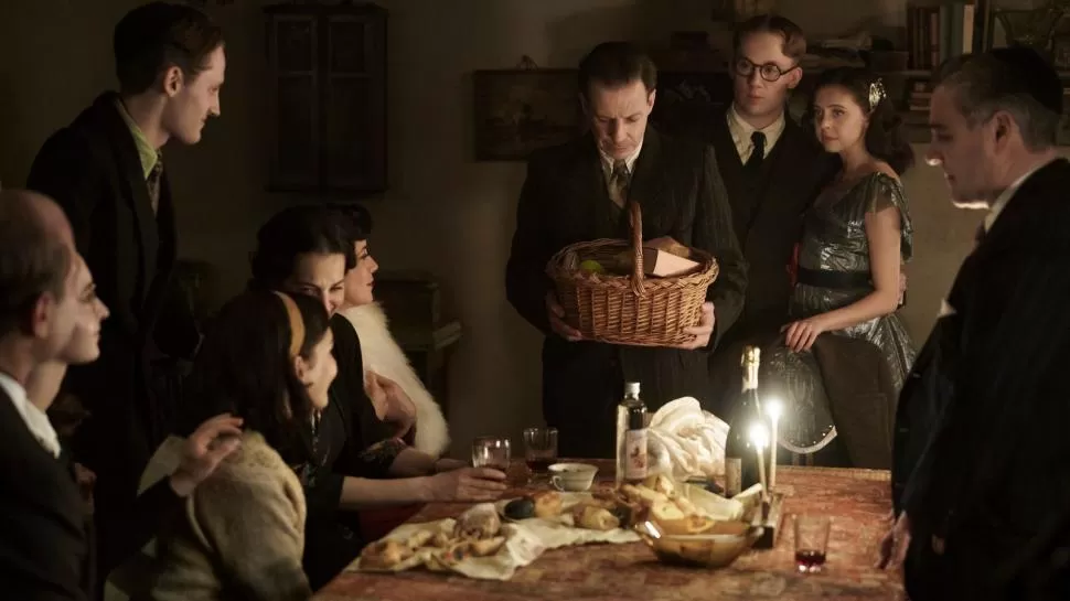 BASADA EN HECHOS REALES. La serie “A small light” se centra en la acción del matrimonio de Miep y Jan Gies en la resistencia contra los nazis. 