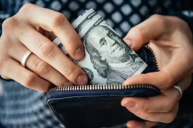 Quiénes no pueden comprar el cupo de U$S 200 por persona en mayo