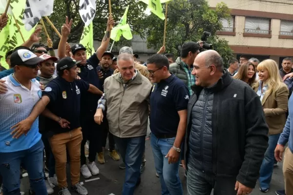 Elecciones suspendidas: por ahora, Juan Manzur no se baja de la candidatura