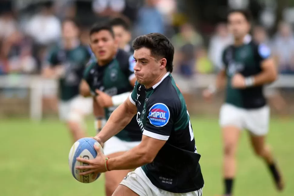 WING. Navarro Muruaga, de Tucumán Rugby.  