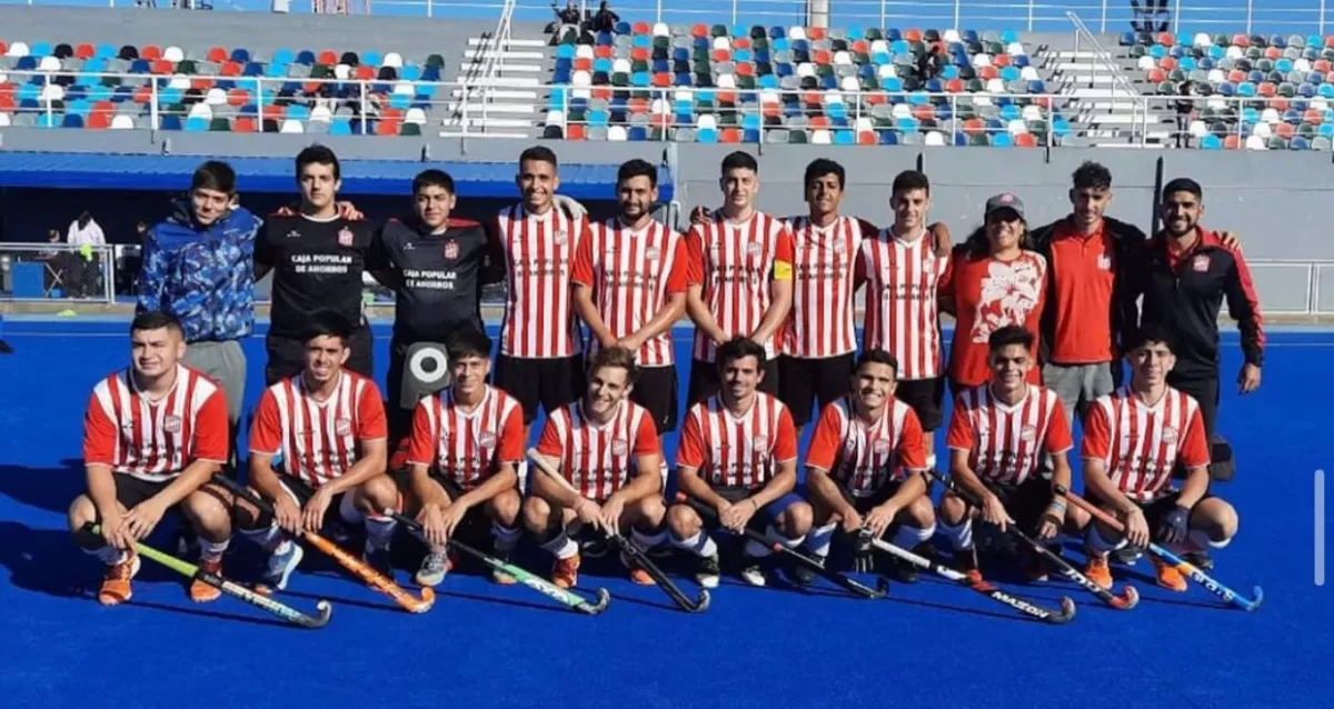 Hockey: el “santo” se hizo fuerte y gritó campeón del Iniciación