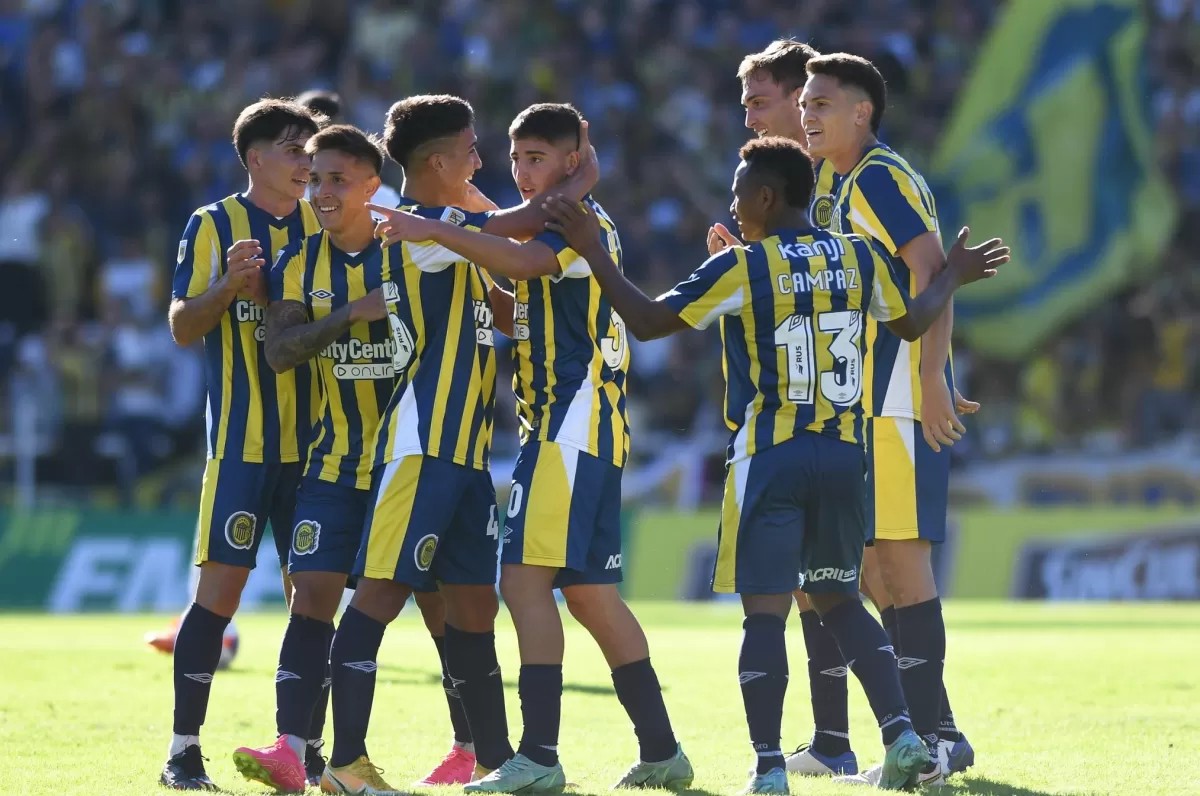 Festejo de los jugadores de Central. FOTO TOMADA DE TWITTER @RosarioCentral