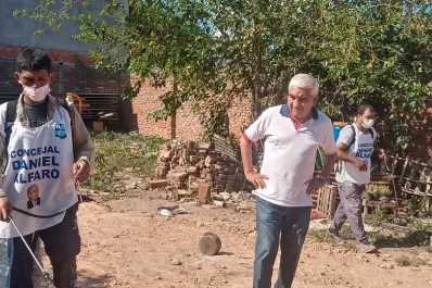 Denuncian que se arman basurales en la madrugada para desprestigiar la gestión Germán Alfaro