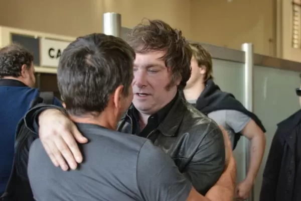 Milei llegó a Tucumán entre denuncias contra Bussi y él por apología del delito