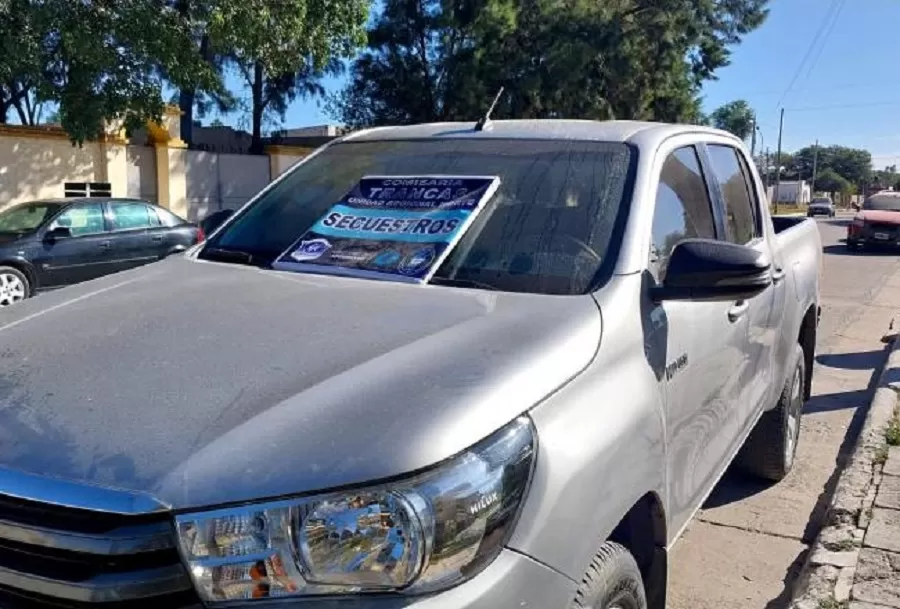 Trancas: secuestran una camioneta “melliza” en un control vehicular