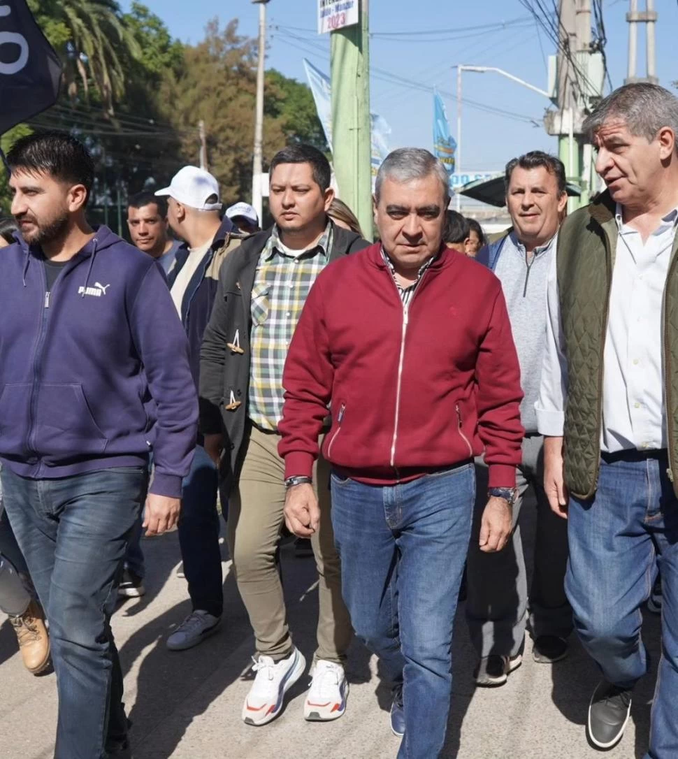 RECORRIDAS POR EL INTERIOR. Desde hace meses que Alfaro viaja hacia el interior para impulsar la campaña electoral de Juntos por el Cambio. @alfarogerman