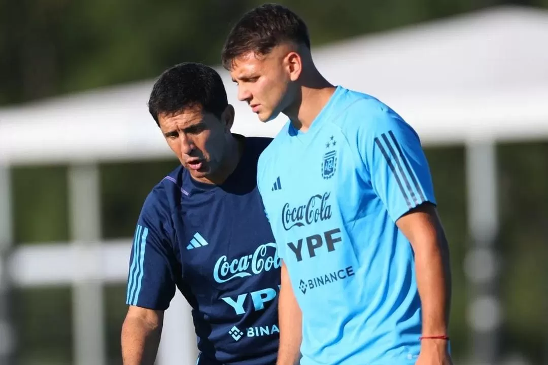 POTENCIA. Maestro Puch aportará su juego físico en la delantera argentina. FOTO PRENSA DE LA AFA