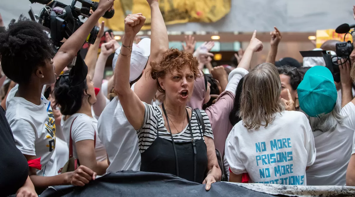 Susan Sarandon en una propuesta a favor del sindicato de guionistas