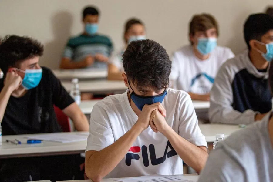 Un joven recibió un emocionante mensaje de su padre al anunciarle que dejaría la carrera universitaria que estudia.