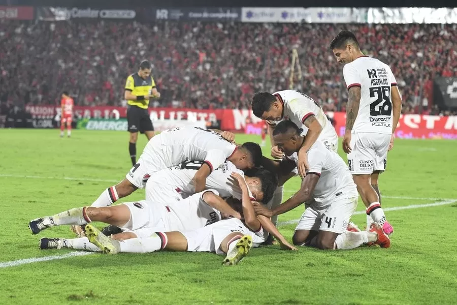 Newell´s Old Boys le ganó a Arsenal con un doblete de Ramiro Sordo