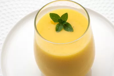 Video: denunció que el mozo le escupió su vaso de jugo por hacer un reclamo