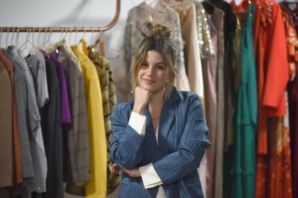 Con 24 prendas usadas, creó una marca tucumana de moda sustentable