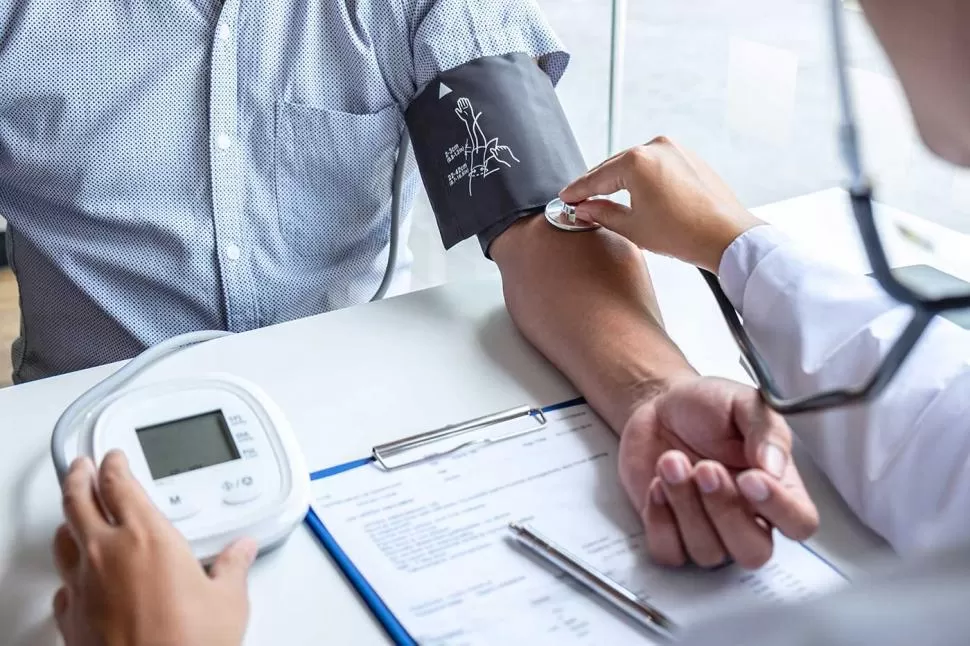 PACIENTES. La mitad de ellos suele desconocer que tiene hipertensión. 