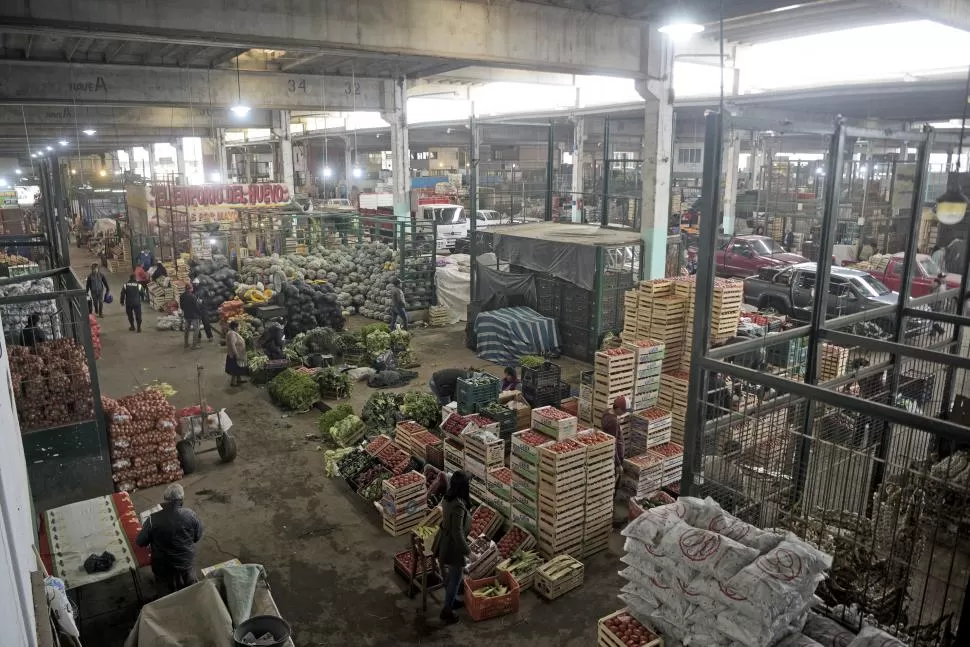 A LA ESPERA. En el Mercofrut están expectantes por las medidas.¿