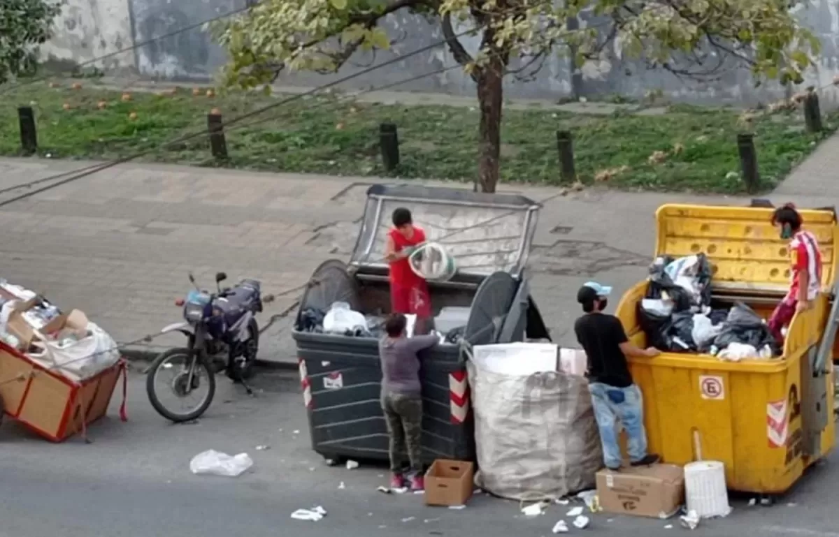 Una familia necesitó $ 203.360,69 para no ser pobre en abril