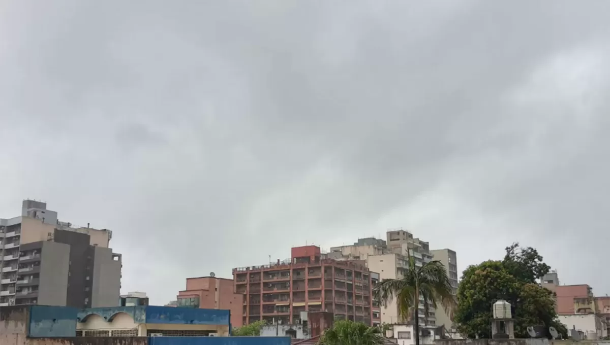 CUBIERTO. Se espera mucha nubosidad por la mañana y lluvias aisladas durante la noche. 