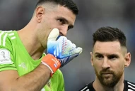 La sorpresiva propuesta de Dibu Martínez a Lionel Messi frente a su incierto futuro en PSG