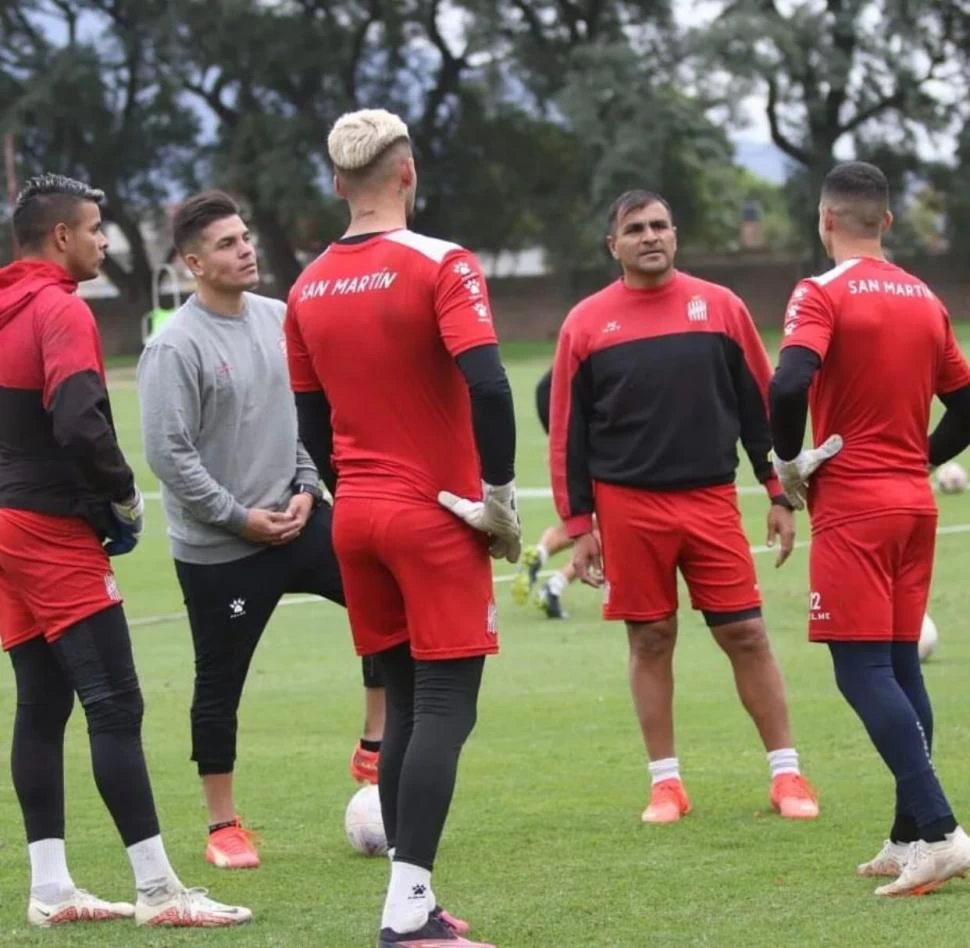 UNIDOS. Carrizo, González, Tinaglini, Velárdez y Sand esperan sostener el nivel. CASM