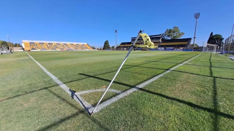 LA CASA DE LA “FRAGATA”. Allí jugará San Martín el sábado. El clima en el club es de lo más denso y el equipo no mejora: ganó uno de los últimos siete partidos.    