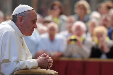 El papa Francisco se recuperó de un cuadro febril y reanuda sus actividades