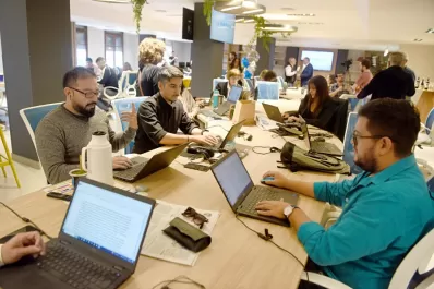 La Academia de Periodismo elaboró una guía con 20 principios del oficio